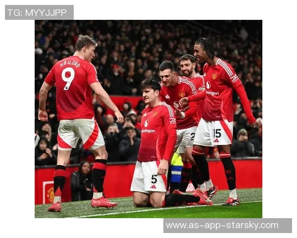 B费休息期间亲临训练基地现场观摩替补球员训练情况