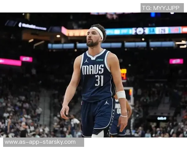 华盛顿表现出色内线强势却外线失准三分球4投0中依然贡献17分5篮板4盖帽