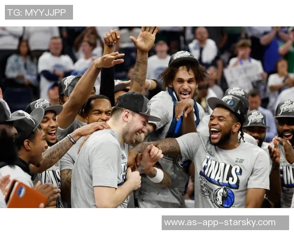 东契奇交易风波再起18年老鹰换吹杨25年独行侠换浓眉引发热议