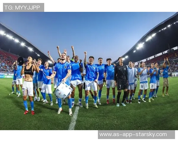 客胜三镇成功保级球迷热情迎接深圳新鹏城全队归来