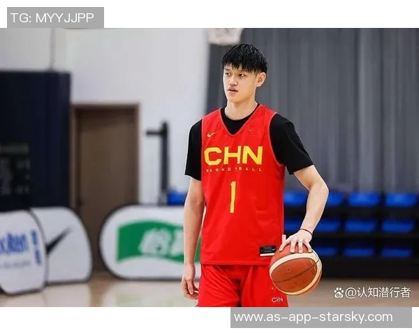 苏群分析曾凡博与杨瀚森的训练环境差异及其对成长的影响